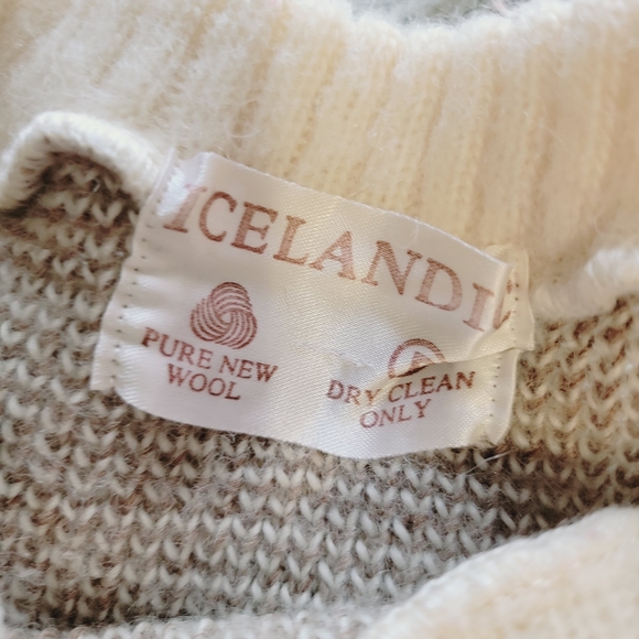 SoldVtg Icelandic Wool Sheep Scene Pure New Wool Sweater Size medium Knit Chunky - Picture 5 of 11